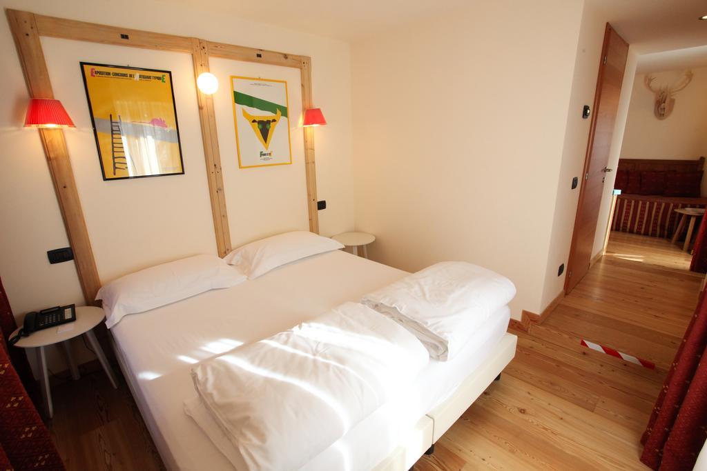 Hotel Berthod Courmayeur Oda fotoğraf